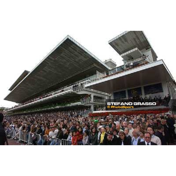 the grandstand of Longchamp Prix de l\'Arc de Trionphe Lucien Barriere Paris Longchamp, 3rd october 2004 ph. Stefano Grasso