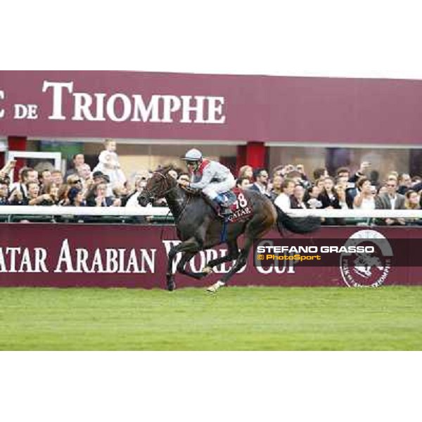 Thierry Jarnet and Treve win the Qatar Prix de l\'Arc de Triomphe Paris,Longchamp racecourse,6th oct,2013 ph.Stefano Grasso