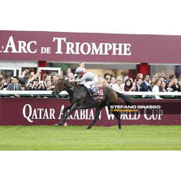 Thierry Jarnet and Treve win the Qatar Prix de l\'Arc de Triomphe Paris,Longchamp racecourse,6th oct,2013 ph.Stefano Grasso