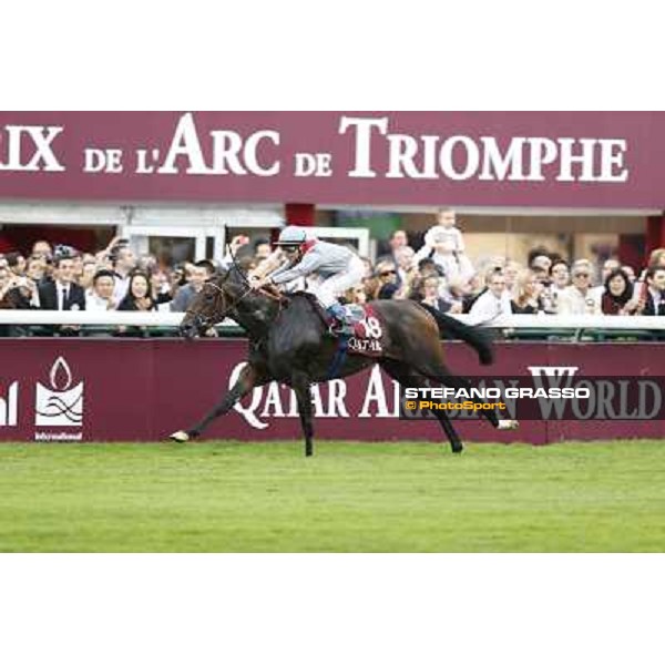 Thierry Jarnet and Treve win the Qatar Prix de l\'Arc de Triomphe Paris,Longchamp racecourse,6th oct,2013 ph.Stefano Grasso