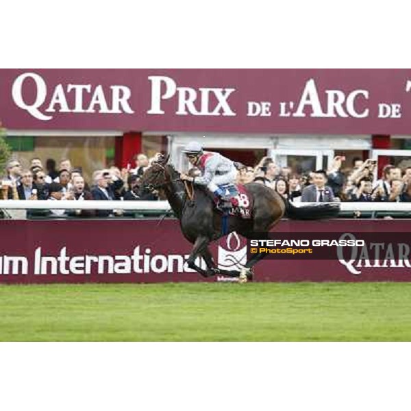 Thierry Jarnet and Treve win the Qatar Prix de l\'Arc de Triomphe Paris,Longchamp racecourse,6th oct,2013 ph.Stefano Grasso
