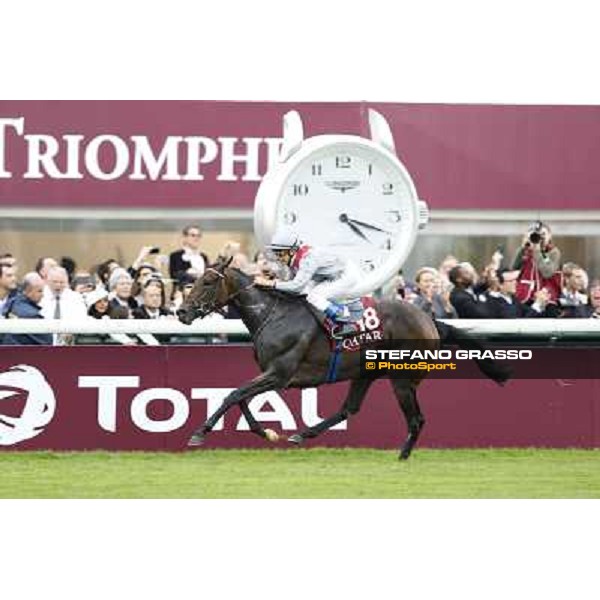 Thierry Jarnet and Treve win the Qatar Prix de l\'Arc de Triomphe Paris,Longchamp racecourse,6th oct,2013 ph.Stefano Grasso