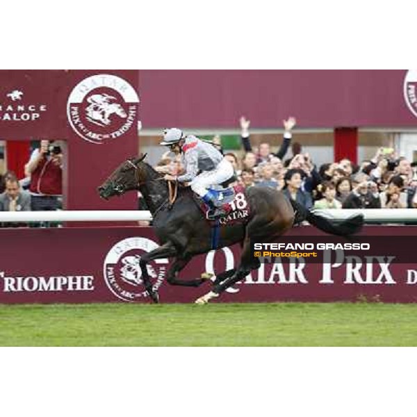 Thierry Jarnet and Treve win the Qatar Prix de l\'Arc de Triomphe Paris,Longchamp racecourse,6th oct,2013 ph.Stefano Grasso