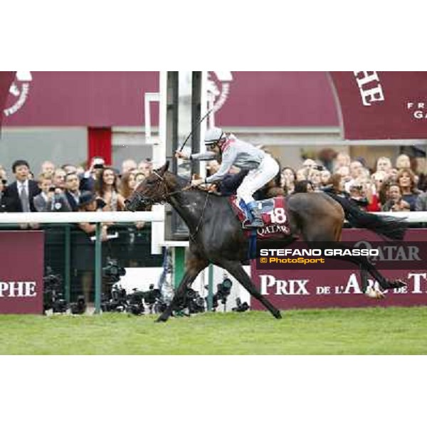 Thierry Jarnet and Treve win the Qatar Prix de l\'Arc de Triomphe Paris,Longchamp racecourse,6th oct,2013 ph.Stefano Grasso