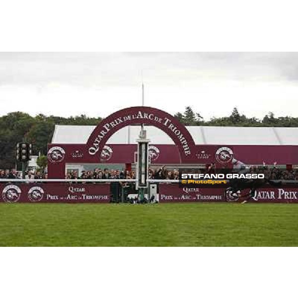 Thierry Jarnet and Treve win the Qatar Prix de l\'Arc de Triomphe Paris,Longchamp racecourse,6th oct,2013 ph.Stefano Grasso