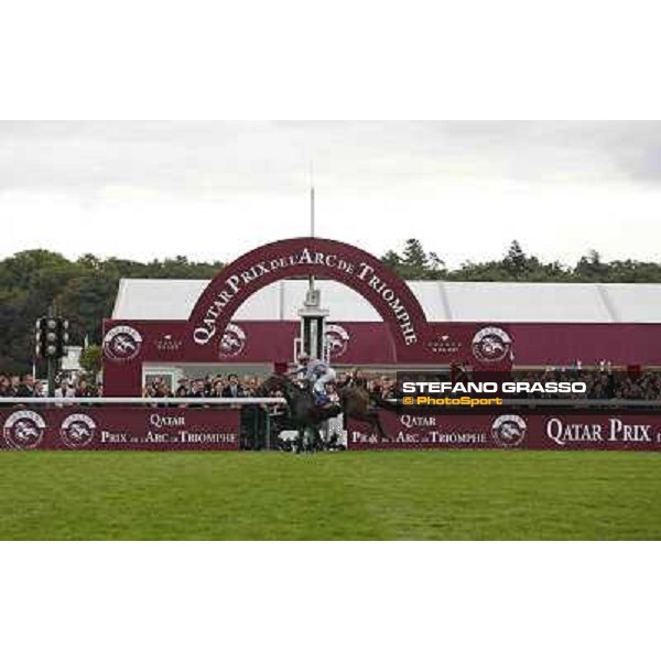 Thierry Jarnet and Treve win the Qatar Prix de l\'Arc de Triomphe Paris,Longchamp racecourse,6th oct,2013 ph.Stefano Grasso