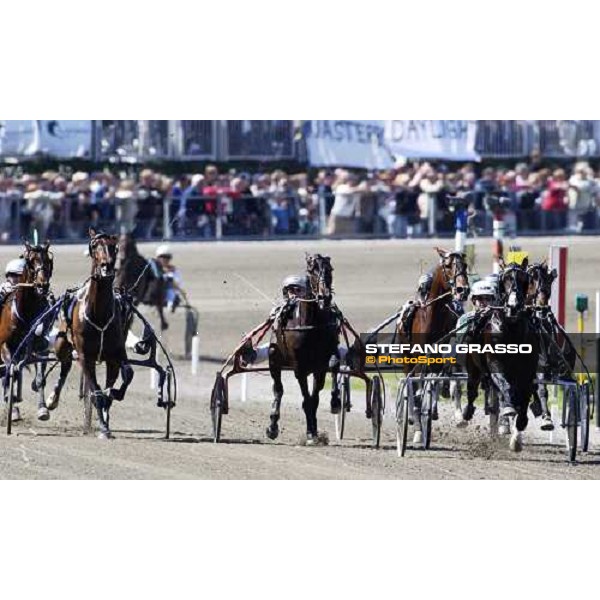 Ake Svansted with Gidde Palema wins 1st leg Elitloppet Statoil 2005. Stockholm, Solvalla 29th may 2005 ph. Stefano Grasso