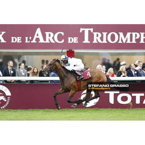 Eduardo Pedroza with Altano wins the Qatar Prix du Cadran Paris,Longchamp racecourse,6th oct.2013 ph.Stefano Grasso