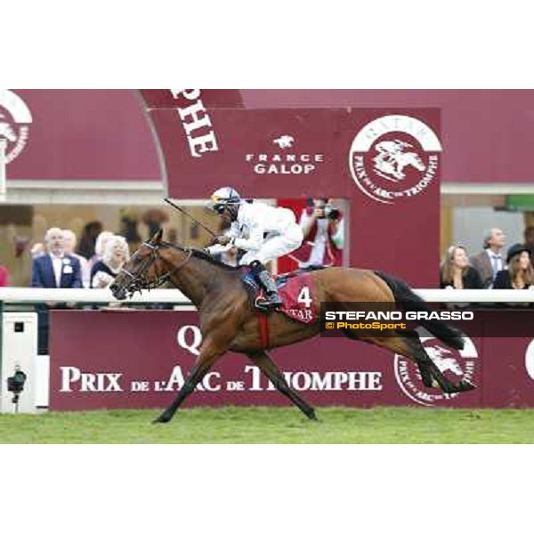 Eduardo Pedroza with Altano wins the Qatar Prix du Cadran Paris,Longchamp racecourse,6th oct.2013 ph.Stefano Grasso