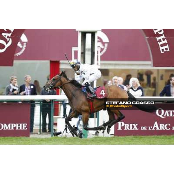 Eduardo Pedroza with Altano wins the Qatar Prix du Cadran Paris,Longchamp racecourse,6th oct.2013 ph.Stefano Grasso