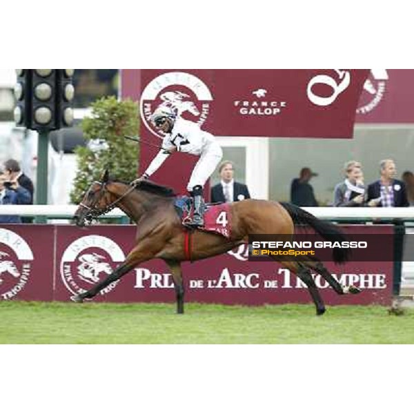 Eduardo Pedroza with Altano wins the Qatar Prix du Cadran Paris,Longchamp racecourse,6th oct.2013 ph.Stefano Grasso