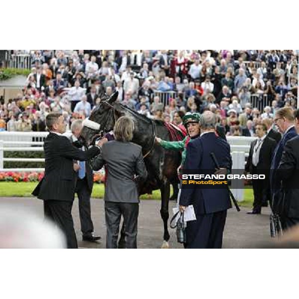 Price giving ceremony for Dalkala and her winning connection Paris,Longchamp racecourse,6th oct,2013 ph.Stefano Grasso