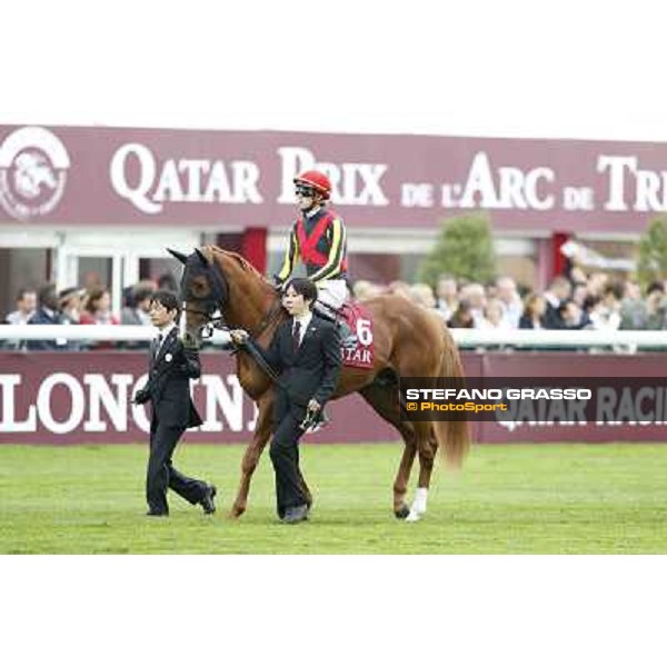 The Parade of the Qatar Prix de l\'Arc de Triomphe - Orfevre Paris,Longchamp racecourse,6th oct,2013 ph.Stefano Grasso