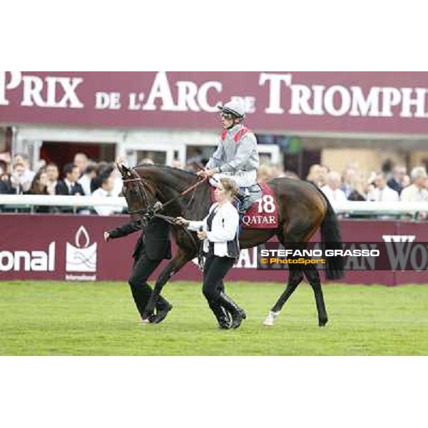 The Parade of the Qatar Prix de l\'Arc de Triomphe - Thierry Jarnet and Treve Paris,Longchamp racecourse,6th oct,2013 ph.Stefano Grasso