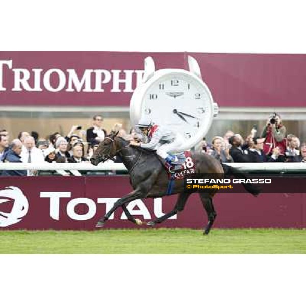 Thierry Jarnet and Treve win the Qatar Prix de l\'Arc de Triomphe Paris,Longchamp racecourse,6th oct,2013 ph.Stefano Grasso