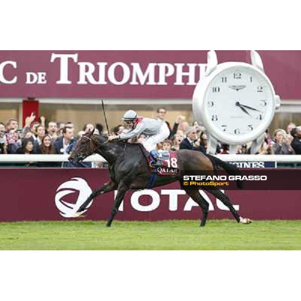 Thierry Jarnet and Treve win the Qatar Prix de l\'Arc de Triomphe Paris,Longchamp racecourse,6th oct,2013 ph.Stefano Grasso