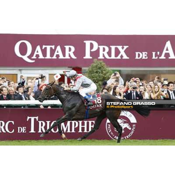 Thierry Jarnet and Treve win the Qatar Prix de l\'Arc de Triomphe Paris,Longchamp racecourse,6th oct,2013 ph.Stefano Grasso