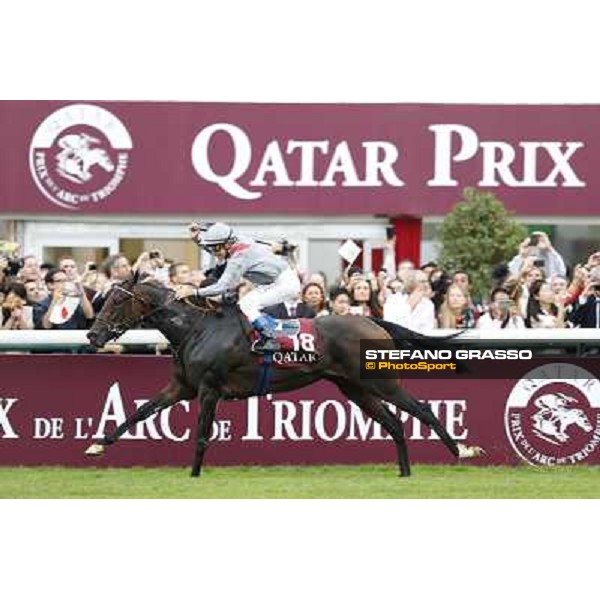 Thierry Jarnet and Treve win the Qatar Prix de l\'Arc de Triomphe Paris,Longchamp racecourse,6th oct,2013 ph.Stefano Grasso