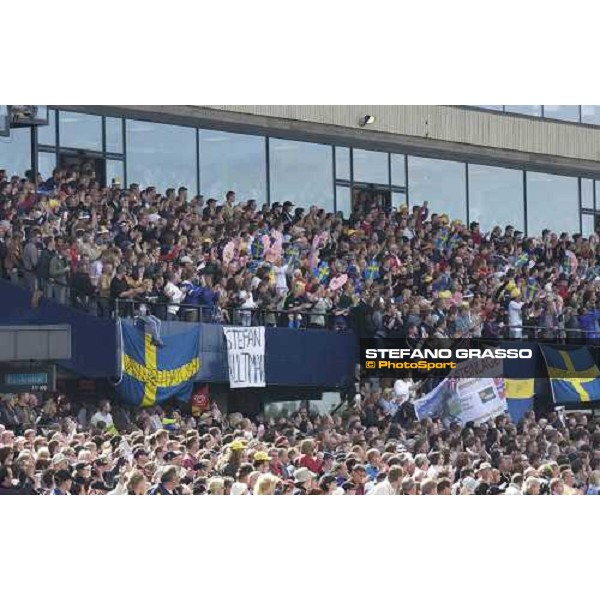 the crowd at Elitloppet Statoil 2005 Stockholm, Solvalla 29th may 2005 ph. Stefano Grasso