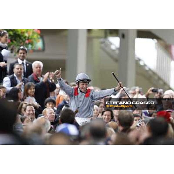 Thierry Jarnet and Treve win the Qatar Prix de l\'Arc de Triomphe Paris,Longchamp racecourse,6th oct,2013 ph.Stefano Grasso