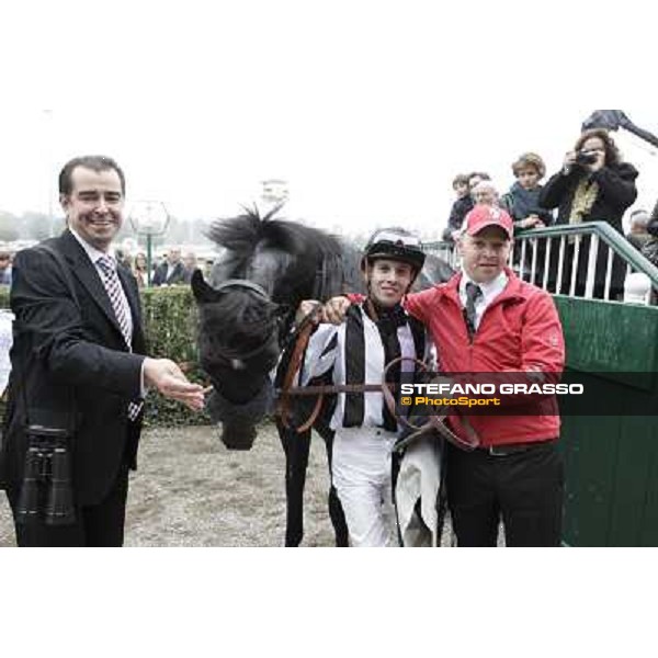 Cristian Demuro on Nabucco with Peter Franceschini and the groom after winning the Premio del Piazzale Milano,San Siro racecourse,20th oct.2013 ph.Stefano Grasso