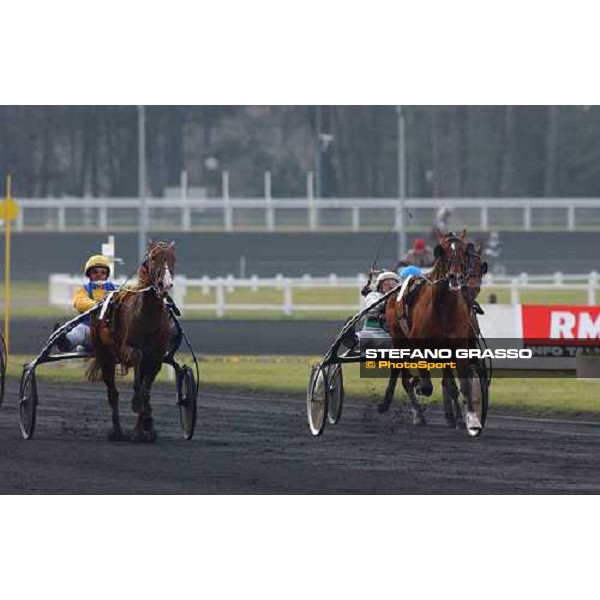 Prix du Bois de Vincennes Jaminska at left wins on Holographie (out of pic.) at right Ilster d\'Espiens Paris Vincennes febr.28 2004 ph.Stefano Grasso