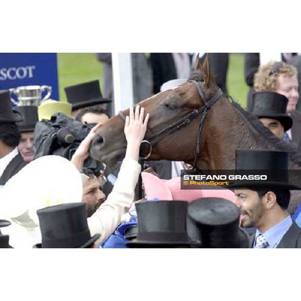 giving prize of The St James\'s Palace Stakes Shamardal York, 14th june 2005 ph. Stefano Grasso