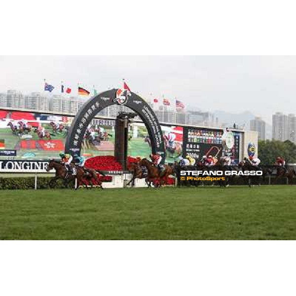 Douglas Whyte and Akeed Mofeed win the Longines Hong Kong Cup Hong Kong-Sha Tin racecourse,8th dec.2013 ph.Stefano Grasso/Longines