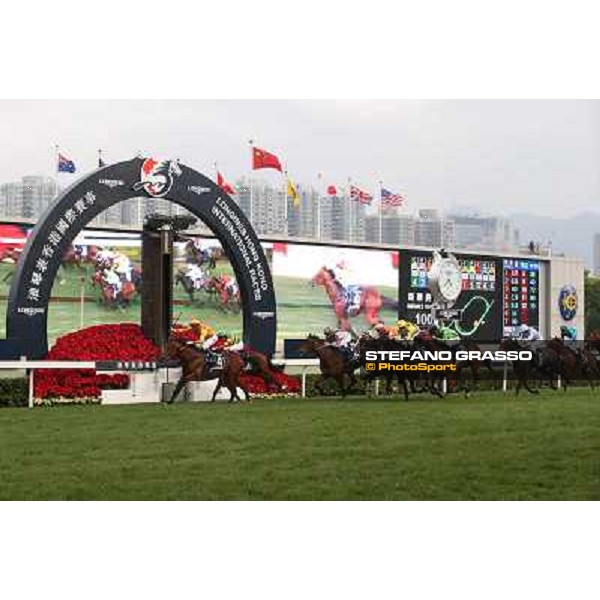 Douglas Whyte and Akeed Mofeed win the Longines Hong Kong Cup Hong Kong-Sha Tin racecourse,8th dec.2013 ph.Stefano Grasso/Longines