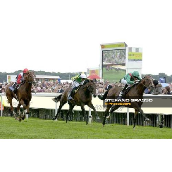 finish line of The Queen Anne Stakes Christophe Soumillon on Valixir wins beating Rakti and Starcraft York, 14th june 2005 ph. Stefano Grasso