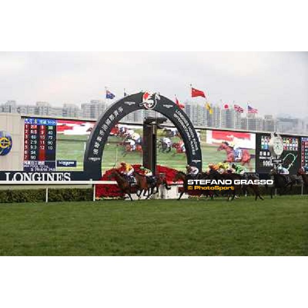 Douglas Whyte and Akeed Mofeed win the Longines Hong Kong Cup Hong Kong-Sha Tin racecourse,8th dec.2013 ph.Stefano Grasso/Longines