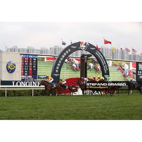 Douglas Whyte and Akeed Mofeed win the Longines Hong Kong Cup Hong Kong-Sha Tin racecourse,8th dec.2013 ph.Stefano Grasso/Longines