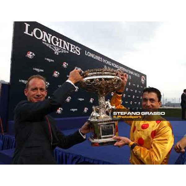 Douglas Whyte and Akeed Mofeed win the Longines Hong Kong Cup - Richard Gibson and Douglas Whyte Hong Kong-Sha Tin racecourse,8th dec.2013 ph.Stefano Grasso/Longines