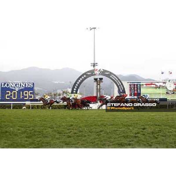 Douglas Whyte and Akeed Mofeed win the Longines Hong Kong Cup Hong Kong-Sha Tin racecourse,8th dec.2013 ph.Stefano Grasso/Longines