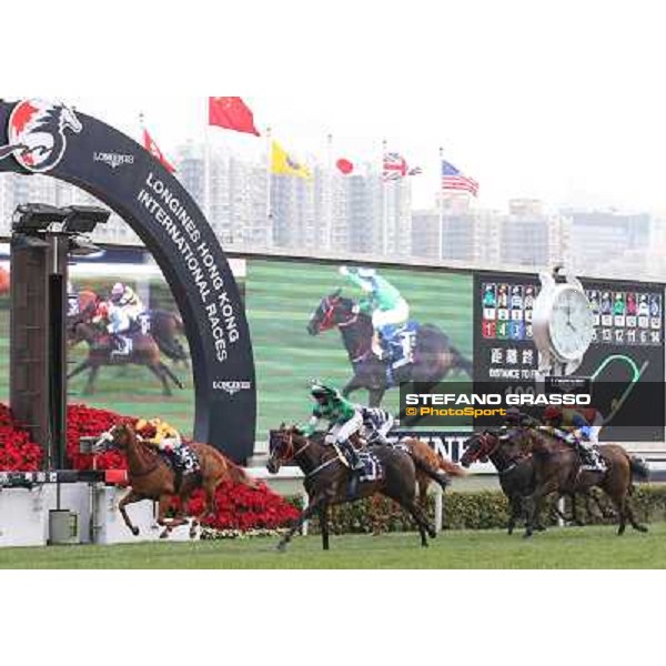 Douglas Whyte and Glorious Day win the Longines Hong Kong Mile Hong Kong-Sha Tin racecourse,8th dec.2013 ph.Stefano Grasso/Longines