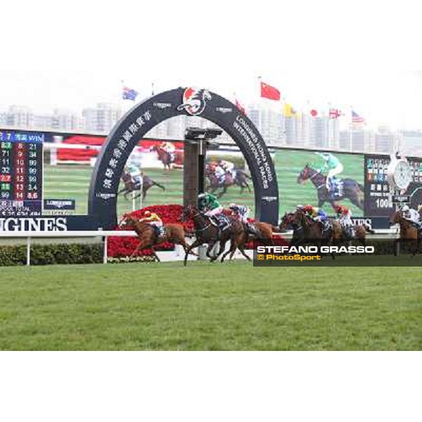 Douglas Whyte and Glorious Day win the Longines Hong Kong Mile Hong Kong-Sha Tin racecourse,8th dec.2013 ph.Stefano Grasso/Longines
