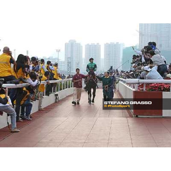 Douglas Whyte and Glorious Day win the Longines Hong Kong Mile Hong Kong-Sha Tin racecourse,8th dec.2013 ph.Stefano Grasso/Longines
