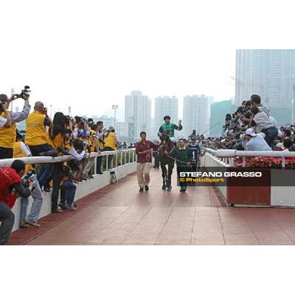 Douglas Whyte and Glorious Day win the Longines Hong Kong Mile Hong Kong-Sha Tin racecourse,8th dec.2013 ph.Stefano Grasso/Longines