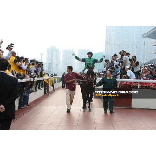 Douglas Whyte and Glorious Day win the Longines Hong Kong Mile Hong Kong-Sha Tin racecourse,8th dec.2013 ph.Stefano Grasso/Longines