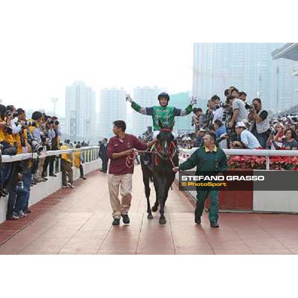 Douglas Whyte and Glorious Day win the Longines Hong Kong Mile Hong Kong-Sha Tin racecourse,8th dec.2013 ph.Stefano Grasso/Longines