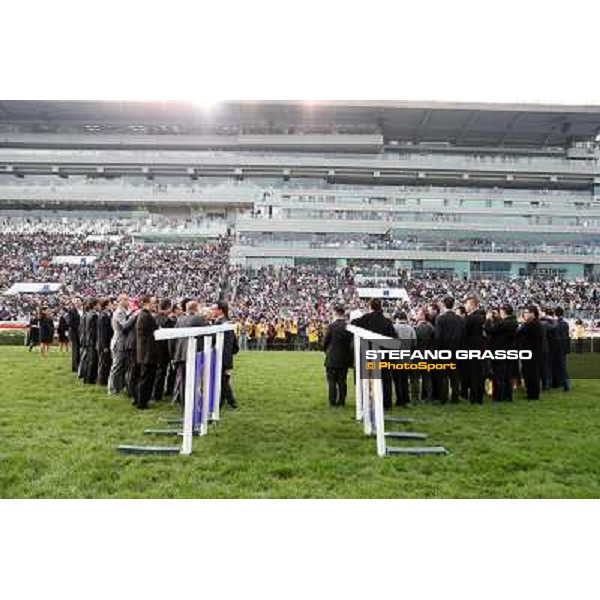 Owners and photographers waiting for thew official photo with the winner Hong Kong-Sha Tin racecourse,8th dec.2013 ph.Stefano Grasso/Longines
