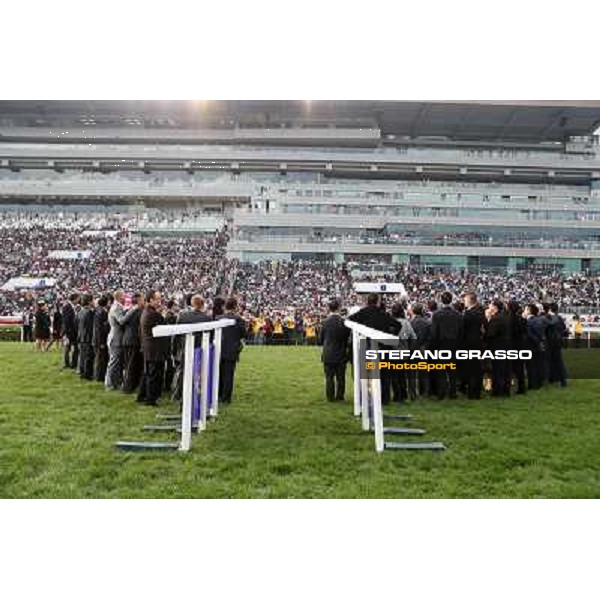 Owners and photographers waiting for thew official photo with the winner Hong Kong-Sha Tin racecourse,8th dec.2013 ph.Stefano Grasso/Longines