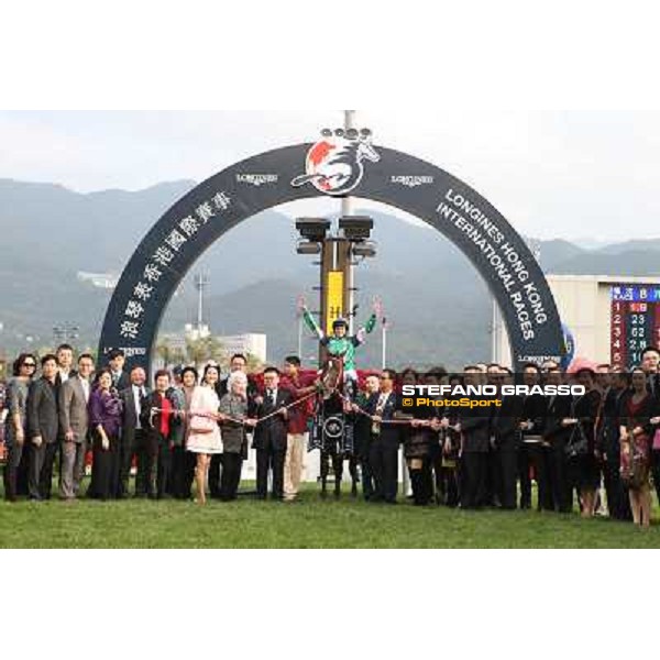 Douglas Whyte and Glorious Day win the Longines Hong Kong Mile Hong Kong-Sha Tin racecourse,8th dec.2013 ph.Stefano Grasso/Longines