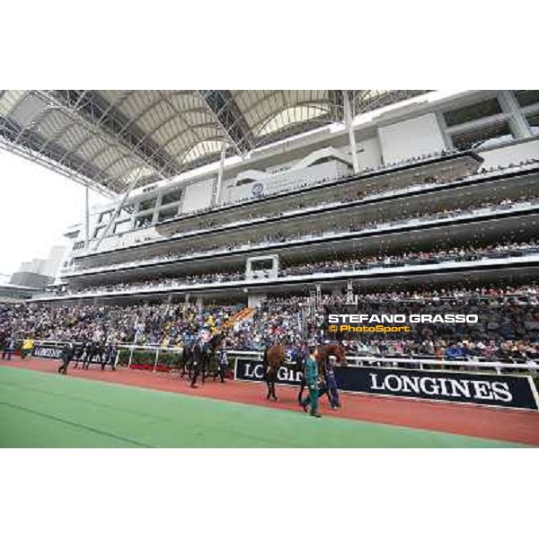 Yasunari Iwata and Lord Kanaloa win the Longines Hong Kong Sprint - The parade ring Hong Kong-Sha Tin racecourse,8th dec.2013 ph.Stefano Grasso/Longines