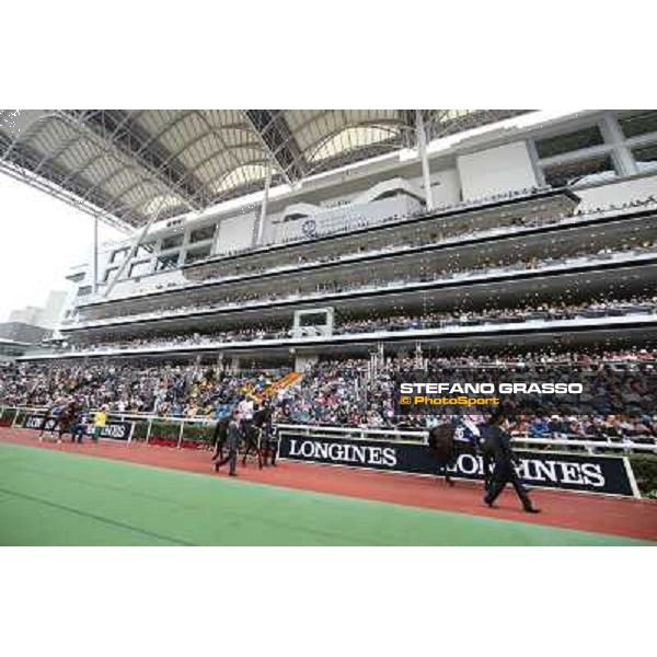 Yasunari Iwata and Lord Kanaloa win the Longines Hong Kong Sprint - The parade ring Hong Kong-Sha Tin racecourse,8th dec.2013 ph.Stefano Grasso/Longines