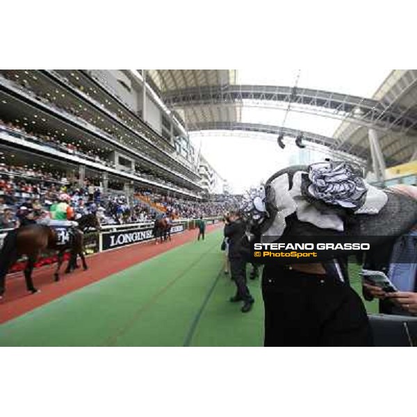 Fashion in the parade ring Hong Kong-Sha Tin racecourse,8th dec.2013 ph.Stefano Grasso/Longines