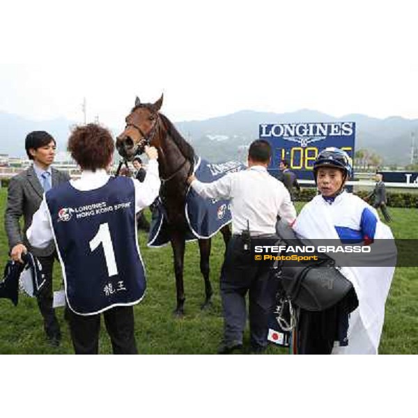 Yasunari Iwata and Lord Kanaloa win the Longines Hong Kong Sprint Hong Kong-Sha Tin racecourse,8th dec.2013 ph.Stefano Grasso/Longines