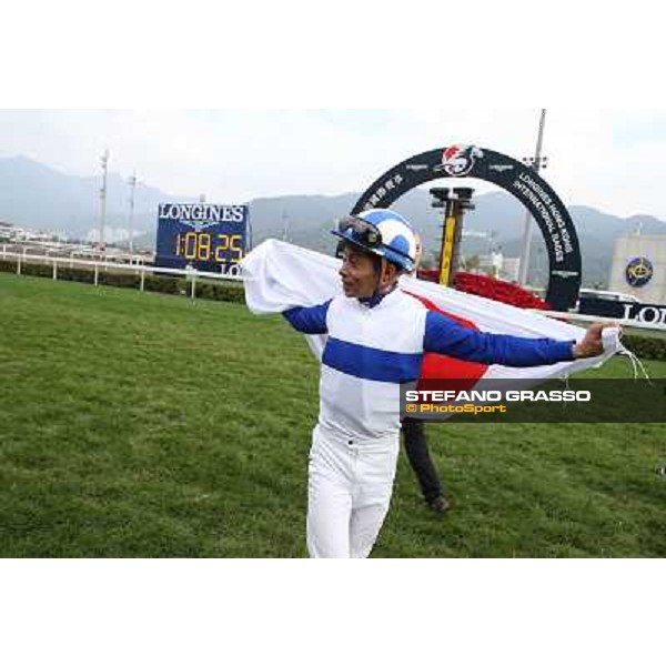 Yasunari Iwata and Lord Kanaloa win the Longines Hong Kong Sprint Hong Kong-Sha Tin racecourse,8th dec.2013 ph.Stefano Grasso/Longines
