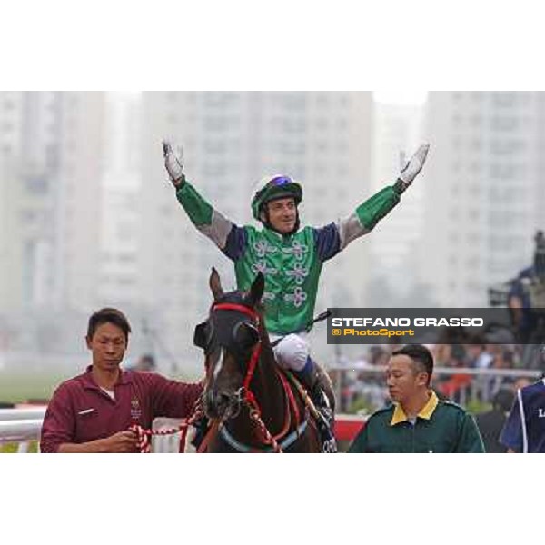 Douglas Whyte and Glorious Day win the Longines Hong Kong Mile Hong Kong-Sha Tin racecourse,8th dec.2013 ph.Stefano Grasso/Longines