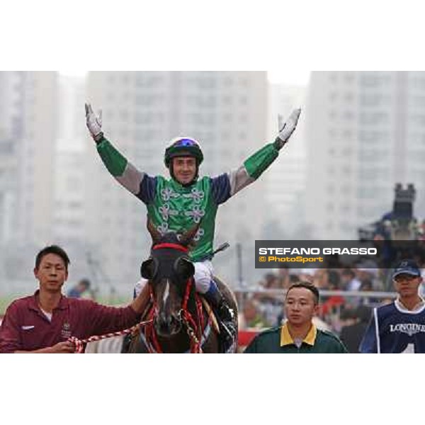 Douglas Whyte and Glorious Day win the Longines Hong Kong Mile Hong Kong-Sha Tin racecourse,8th dec.2013 ph.Stefano Grasso/Longines